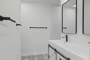 806 Laguna Dr, Garland, TX 75043 - Photo 19