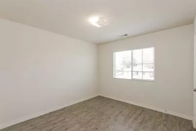 1606 Oriole Drive, Ennis, TX 75119 - Photo 9