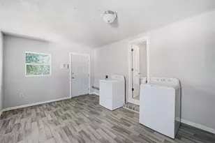 705 N 33rd St, Waco, TX 76707 - Photo 11