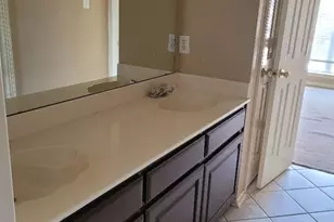 4902 Landrun Ln, Arlington, TX 76017 - Photo 9