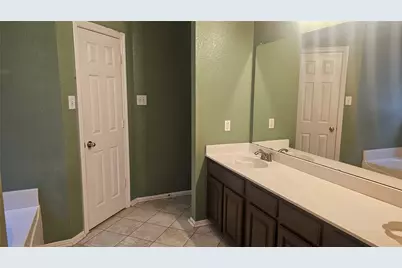 4902 Landrun Lane, Arlington, TX 76017 - Photo 11
