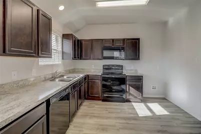 1601 Oriole Drive, Ennis, TX 75119 - Photo 5