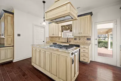 5000 Bridgewater Drive, Arlington, TX 76017 - Photo 7