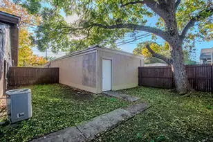 13351 Kit Ln, Dallas, TX 75240 - Photo 23