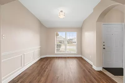 5704 Bandera Drive, The Colony, TX 75056 - Photo 7