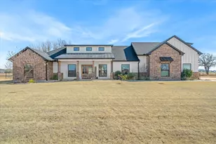 2055 Eastfield Dr, Wills Point, TX 75169 - Photo 1