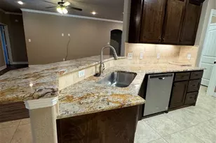 8805 Kiowa Dr, Greenville, TX 75402 - Photo 11