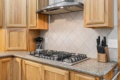 670 Farm Road 196 N, Blossom, TX 75416 - Photo 11