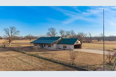 670 Farm Road 196 N, Blossom, TX 75416 - Photo 35