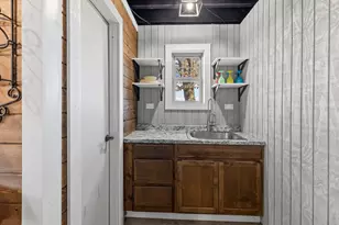 670 Farm Road 196 N, Blossom, TX 75416 - Photo 29