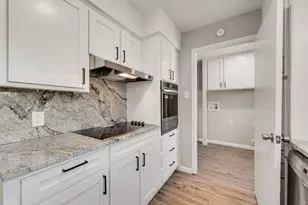 1124 Sherwood Dr, Bedford, TX 76022 - Photo 9