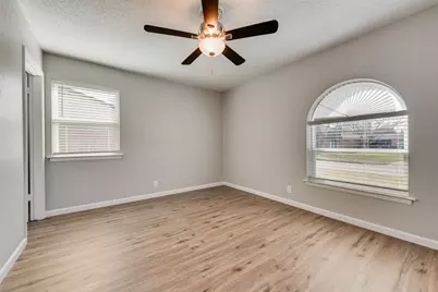 1124 Sherwood Drive, Bedford, TX 76022 - Photo 15