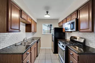 1208 Woodbrook St, Arlington, TX 76011 - Photo 9