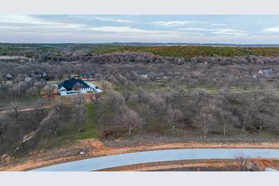 2160 E Landings N, Granbury, TX 76049 - Photo 3
