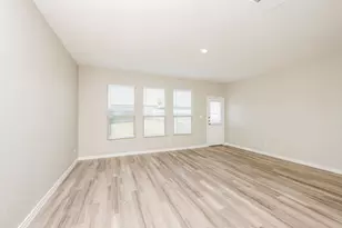 1930 Jasmine Dr, Ennis, TX 75146 - Photo 3