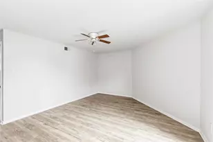 9809 Walnut St, Dallas, TX 75243 - Photo 13