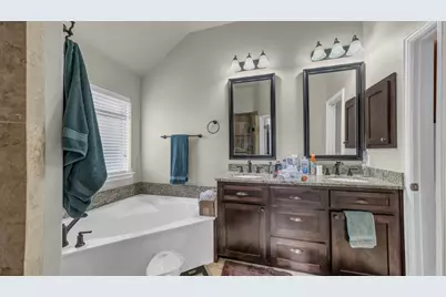 8228 Fall Crest Drive, Fort Worth, TX 76053 - Photo 25