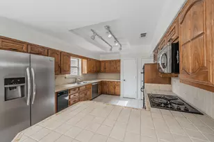 3020 Stonehenge Ln, Carrollton, TX 75006 - Photo 9