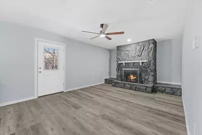 802 La Fiesta Drive, Grand Prairie, TX 75052 - Photo 5