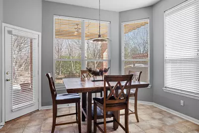 6211 Parkside Drive, Arlington, TX 76001 - Photo 9