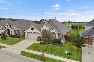 1020 Broken Wheel Tr, Aubrey, TX 76227 - Photo 33