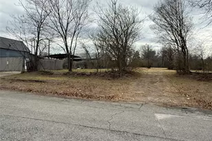 228 E Nelson St, Denison, TX 75021 - Photo 1