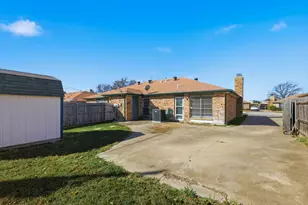 5722 Westchase Dr, North Richland Hills, TX 76180 - Photo 25