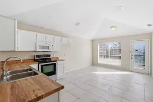 5722 Westchase Dr, North Richland Hills, TX 76180 - Photo 9