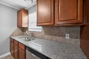 712 Sue Ann Ln, Burleson, TX 76028 - Photo 13