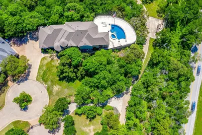 1001 Brae Court, Fort Worth, TX 76111 - Photo 13