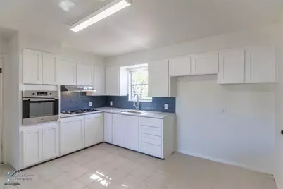 2326 N Mockingbird Lane, Abilene, TX 79603 - Photo 17