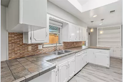 1422 Glenwick Lane, Irving, TX 75060 - Photo 11