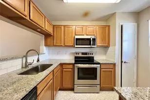 168 Merlin Way, Euless, TX 76039 - Photo 3