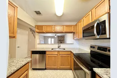 168 Merlin Way, Euless, TX 76039 - Photo 5