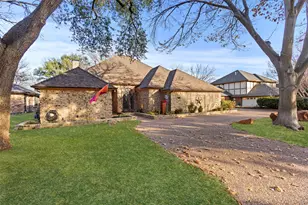 10112 Candlebrook Dr, Dallas, TX 75243 - Photo 31