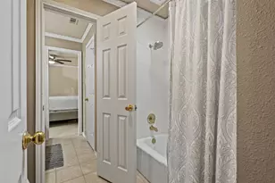 10112 Candlebrook Dr, Dallas, TX 75243 - Photo 17