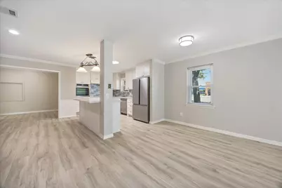 519 Staffordshire Drive, Irving, TX 75061 - Photo 9