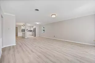 519 Staffordshire Dr, Irving, TX 75061 - Photo 5