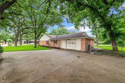 519 Staffordshire Drive, Irving, TX 75061 - Photo 33