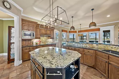 110 Eagle Point Drive, Waxahachie, TX 75165 - Photo 11