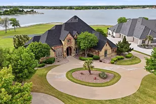 110 Eagle Point Dr, Waxahachie, TX 75165 - Photo 1