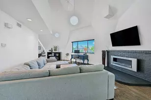 114 E Seminole Dr, Lake Kiowa, TX 76240 - Photo 9