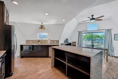 114 E Seminole Drive, Lake Kiowa, TX 76240 - Photo 11