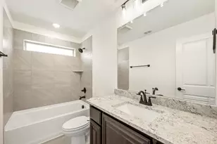 305 Bowrider Ln, Granbury, TX 76049 - Photo 27