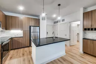 512 N Ewing Ave, Dallas, TX 75203 - Photo 3