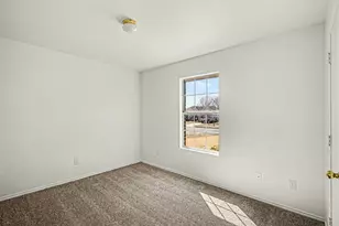 1307 Lynnwood Dr, Cleburne, TX 76033 - Photo 17