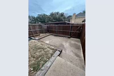 7425 Kingswood Drive, Fort Worth, TX 76133 - Photo 3