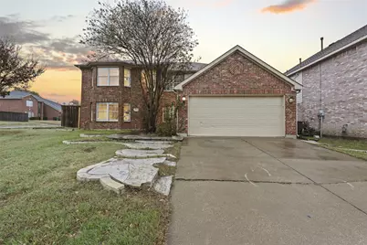 7201 Chambers Creek Lane, Arlington, TX 76002 - Photo 1