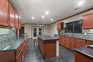 7201 Chambers Creek Ln, Arlington, TX 76002 - Photo 5