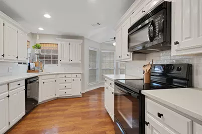 2109 Mayfield Circle, Corinth, TX 76208 - Photo 9